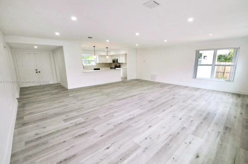 1121 40th Ave, Hollywood FL  33021-6048 exterior