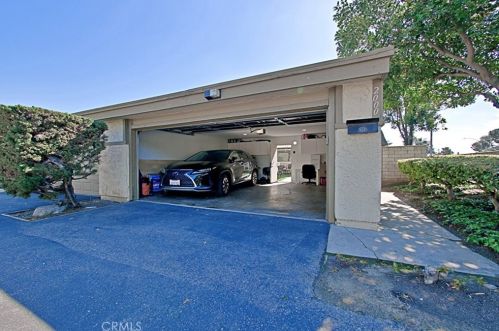 2000 Figwood Ln, Anaheim CA  92806-4605 exterior