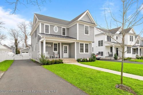 21 William St, Tinton Falls, NJ 07704-2660