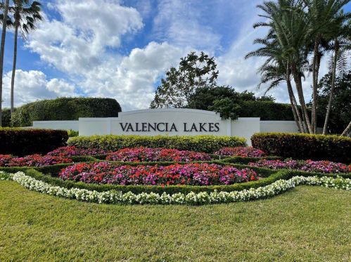 11652 Castellon Ct, Boynton Beach FL  33437-4085 exterior