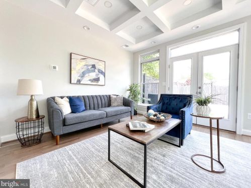 1010 15th St, Washington DC  20003-3213 exterior