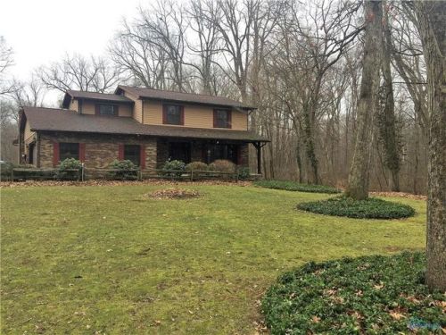 7449 Manore Rd, Whitehouse, OH 43571-9110