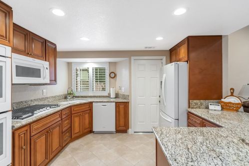6517 Thunder Bay Trl, Riverside, CA 92509-6145