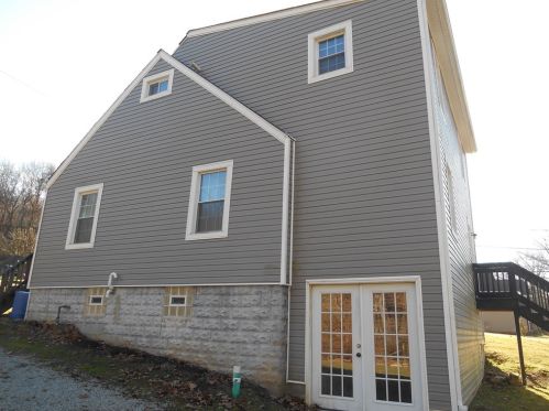 101 Homer Dr, Jeannette, PA 15644-9547
