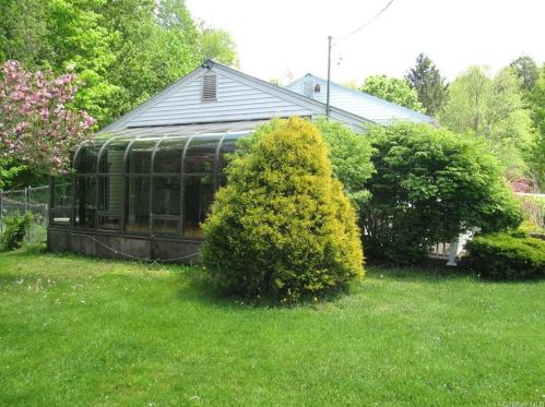 235 Lake St, South Fallsburg NY  12779-5324 exterior