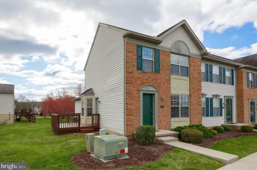440 Cobblestone Ln, Lancaster, PA 17601-3359