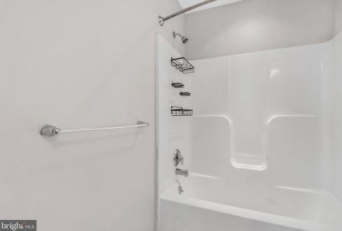 2724 Shelburne Rd, Downingtown PA  19335-6015 exterior