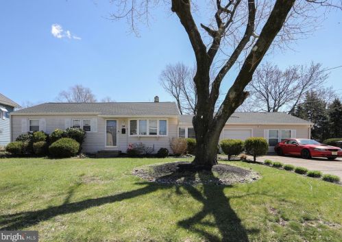 34 Broad St, Berlin Boro, NJ 08009-1436