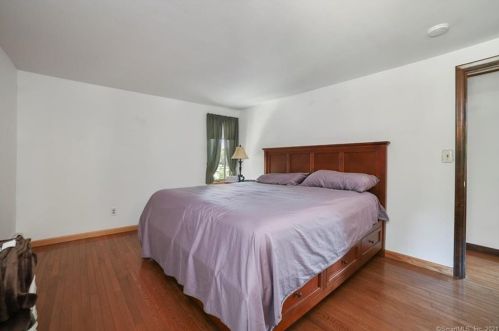 7 White Oak Dr, Southington CT  06489-3835 exterior