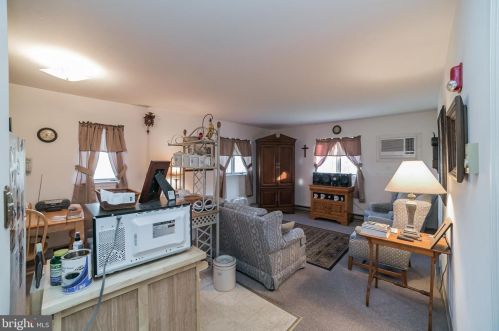 863 Harleysville Pike, Harleysville PA  19438-1002 exterior