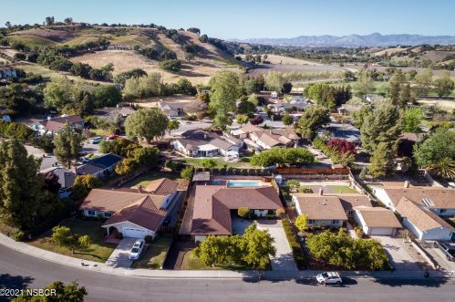 2115 Creekside Dr, Solvang, CA 93463-2238