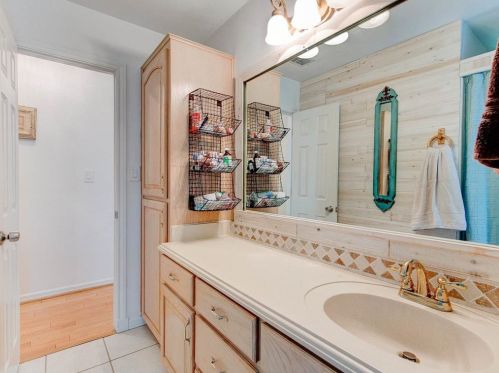 5215 Wedgefield Rd, Granbury TX  76049-4166 exterior