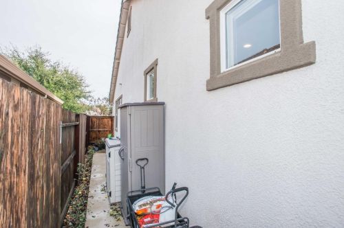 9950 Kennet Way, Elk Grove CA  95757-5118 exterior