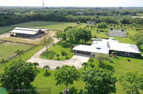 6075 1st St, Vero Beach FL  32968-9521 exterior