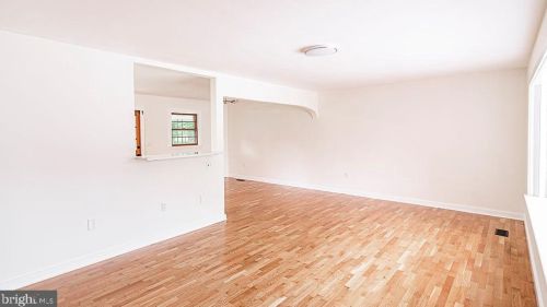 415 Liberty St, Charles Town WV  25414-1827 exterior