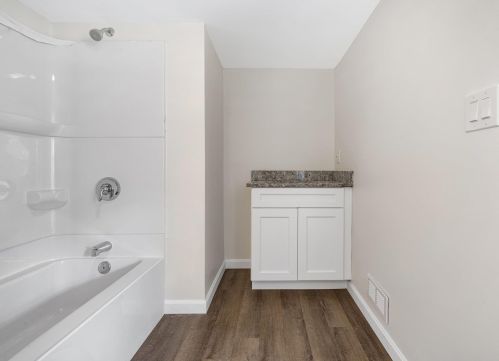 3 Margaret Ave, Raymond NH  03077-2052 exterior