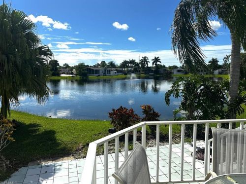 1003 Diamond Lake Cir, Naples, FL 34114-9212