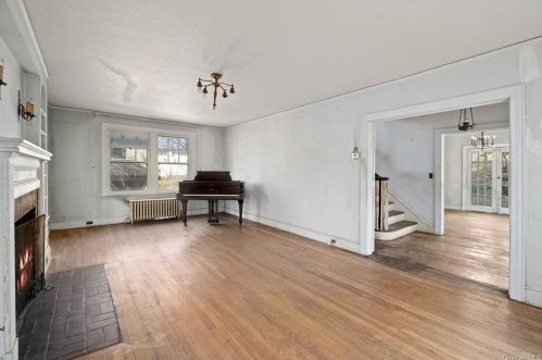 39 Parkway, Mount Vernon, NY 10552-1218