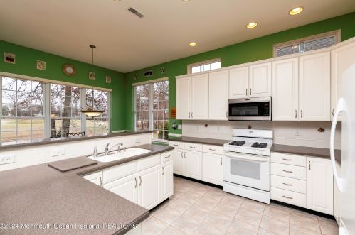 3 Shoal Rd, Jackson Twp NJ  08527-4025 exterior