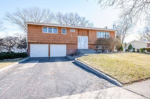 17 Corsa St, Huntington Station, NY 11746-6625