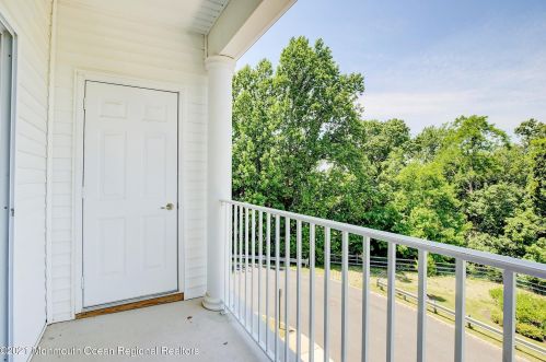 109 Magna Carta Dr, Morganville NJ  07751-5202 exterior