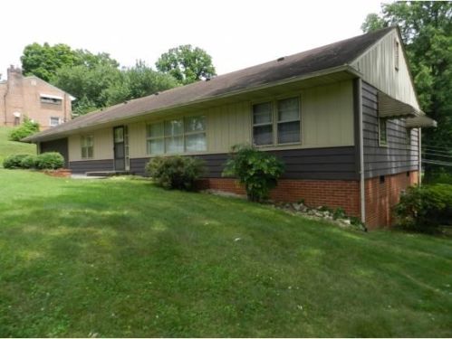 2317 Stuart Dr, Kingsport, TN 37664-2852