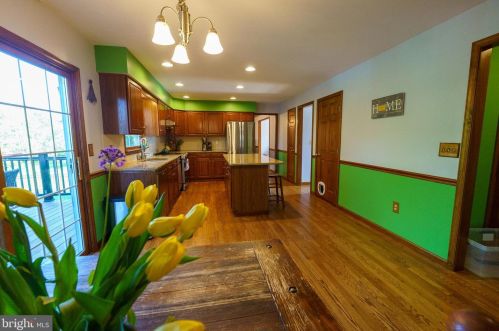 7 Elm Dr, West Enola PA  17025-2083 exterior