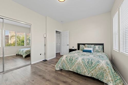 23860 Toscana Dr, Santa Clarita CA  91354-3015 exterior