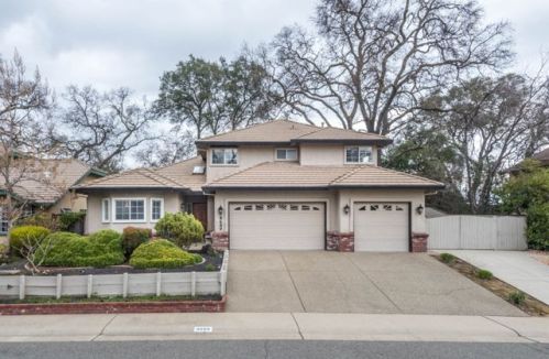 8689 Village Park Ct, Citrus Heights, CA 95662-4455