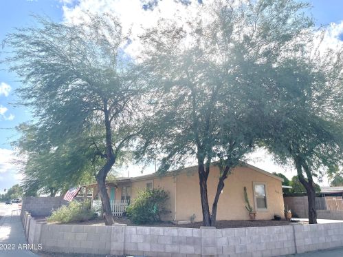 6501 Eva St, Glendale, AZ 85302-3915