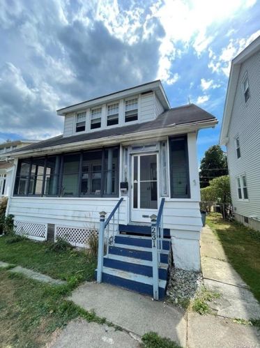 231 Hooker Ave, Poughkeepsie, NY 12603-3325