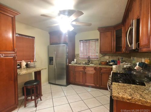 951 18th St, Hialeah FL  33010-2322 exterior