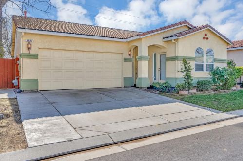 3003 La Vina Cir, Los Banos CA  93635-9497 exterior