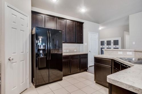 8613 Vista Royale Dr, Fort Worth TX  76108-7944 exterior