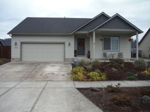 908 Ike Mooney Rd, Silverton, OR 97381-8737