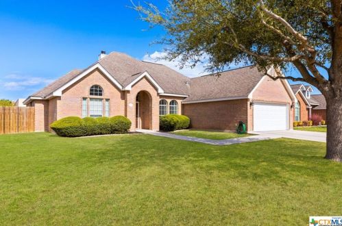 638 Topaz Ave, Seguin, TX 78155-7926