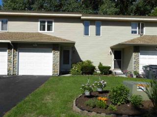 81 Velina Dr, Albany, NY 12203-4715
