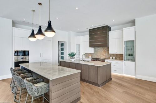 3401 Crayton Rd, Naples FL 34103-3515 exterior