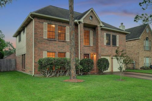 1207 Chesterwood Dr, Pearland, TX 77581-6744
