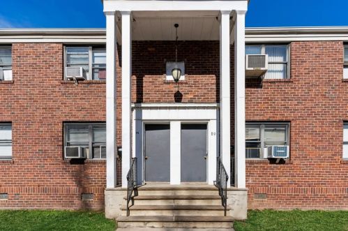 91 2nd St, Bayonne, NJ 07002-4255