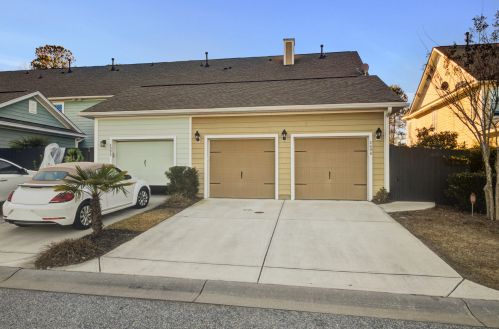 2096 Promenade Ct, Mount Pleasant SC  29466-7231 exterior