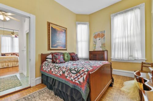 810 Winnie St, Galveston TX 77550-5133 exterior