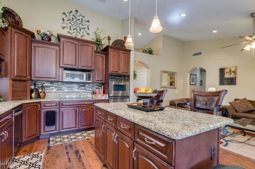 7365 Ivyglen St, Mesa, AZ 85207-2900