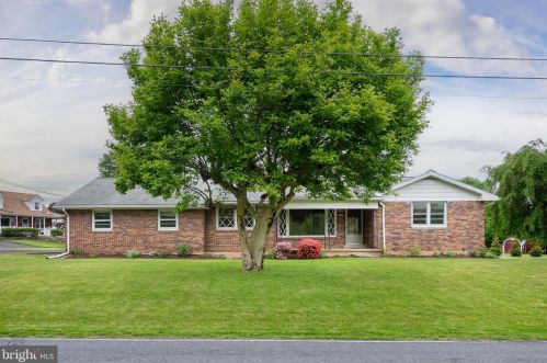 649 Linden St, Coopersburg, PA 18036-2445