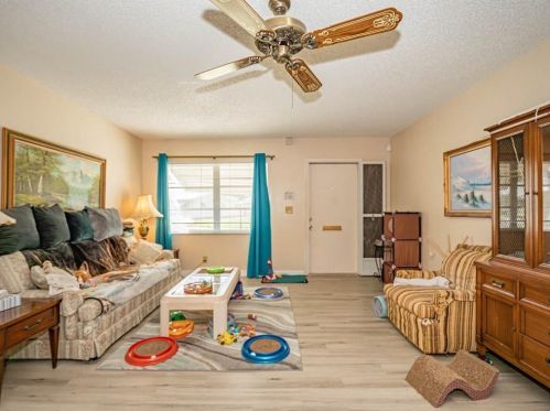 2021 18 Dr, Boynton Beach FL  33426-6418 exterior