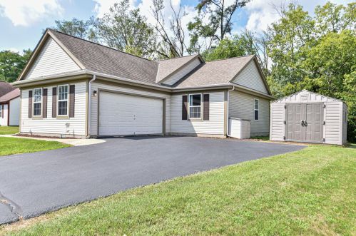 173 Cramer Ave, Dousman, WI 53118-9384