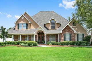 2633 Crestwood Rd, Marrero, LA 70072-5817