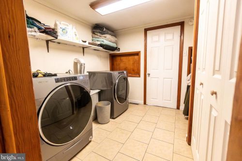 350 Maple Ave, Hanover PA  17331-5124 exterior