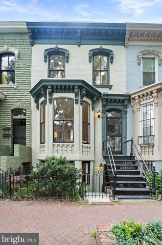 1461 Swann St, Washington, DC 20009-3903