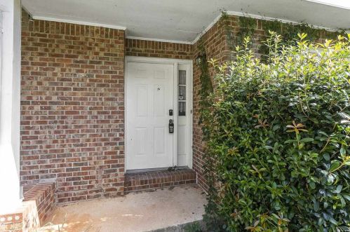 4887 Autumn Cir, Stone Mountain GA  30088-1940 exterior
